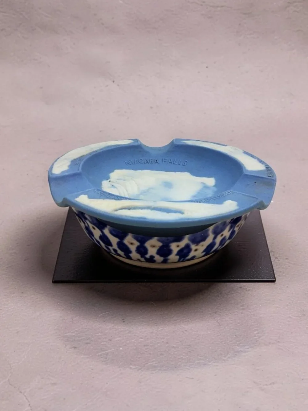 vintage 1940s sandstone blue/white niagara falls ashtray